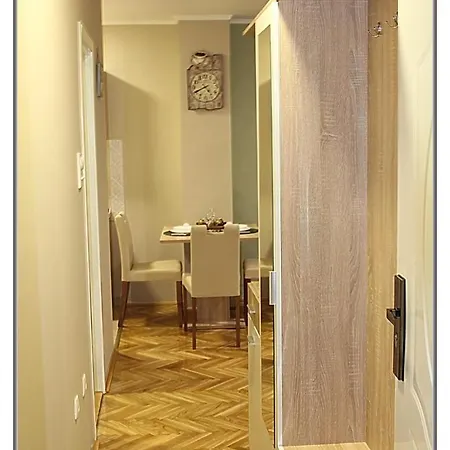 Libra Apartment *